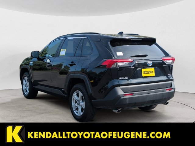 Used 2021 Toyota RAV4 XLE w/ Convenience Package AWD/4WD image 7