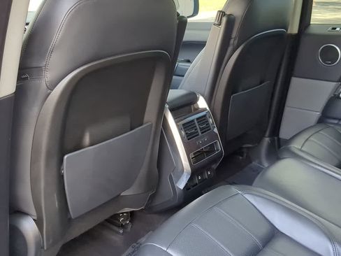 Used 2018 Land Rover Range Rover Sport HSE image 18