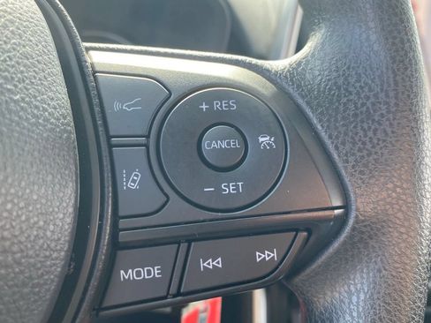 Used 2025 Toyota RAV4 LE AWD/4WD image 27