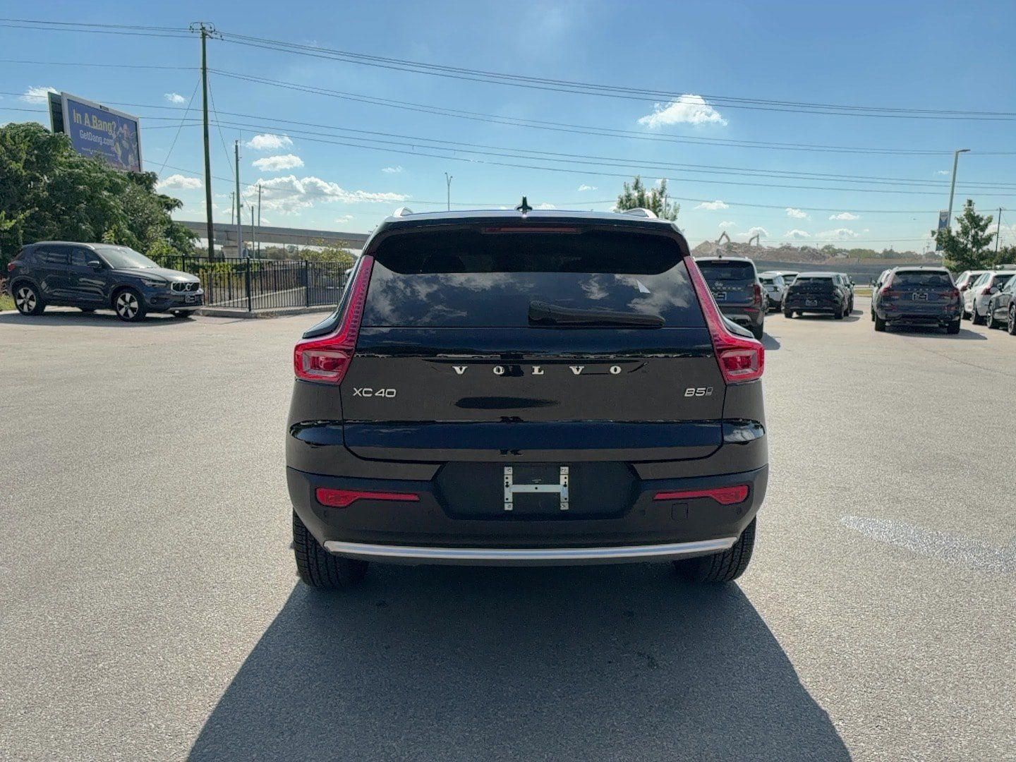 Certified 2024 Volvo XC40 B5 Plus AWD/4WD image 4