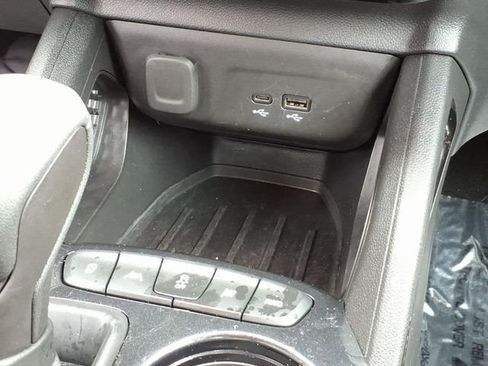 Used 2025 Chevrolet TrailBlazer LT AWD/4WD image 25