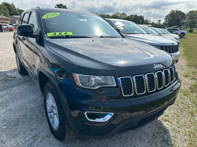 Used 2018 Jeep Grand Cherokee Laredo AWD/4WD image 17