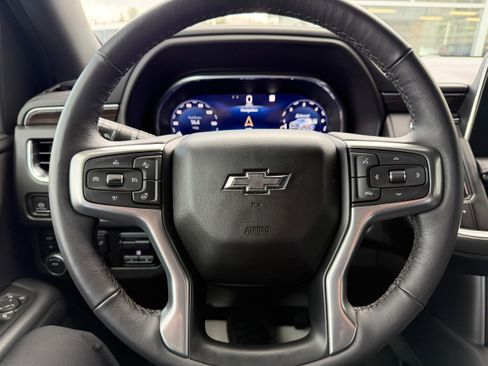 Used 2022 Chevrolet Tahoe Z71 w/ Luxury Package image 19