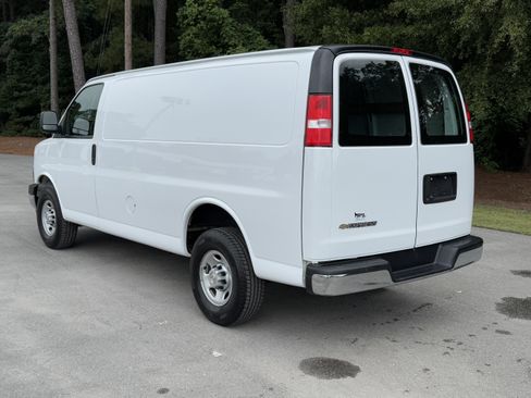 Used 2024 Chevrolet Express 2500 w/ Driver Convenience Package image 38