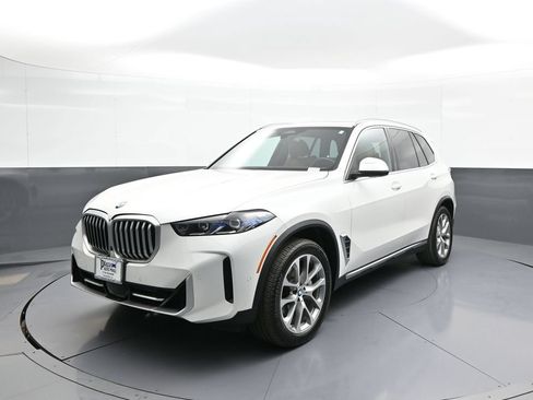 Used 2024 BMW X5 xDrive40i w/ Premium Package AWD/4WD image 1