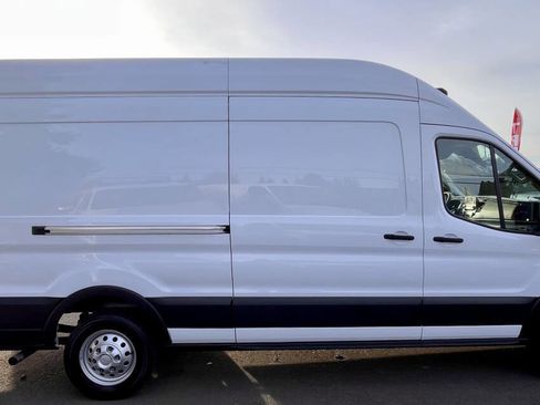 Used 2022 Ford Transit 250 250 AWD 3dr LWB High Roof Exte w/ Load Area Protection Package image 6