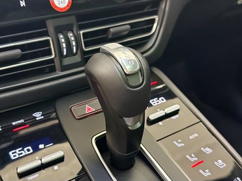 Used 2026 Porsche Macan AWD/4WD image 18