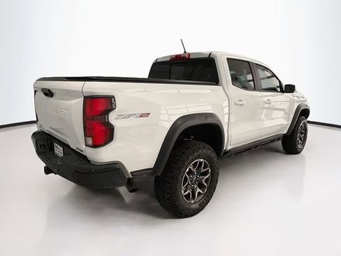 Used 2025 Chevrolet Colorado ZR2 w/ Technology Package AWD/4WD image 7