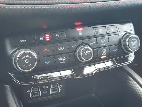 Used 2024 Dodge Durango GT image 28