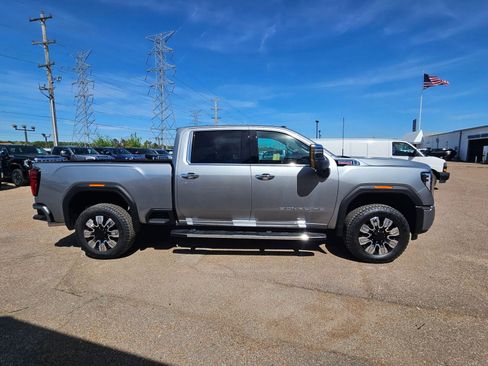 New 2026 GMC Sierra 2500 Denali w/ Technology Package AWD/4WD image 7