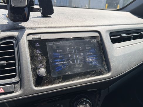 Used 2019 Honda HR-V Sport image 18
