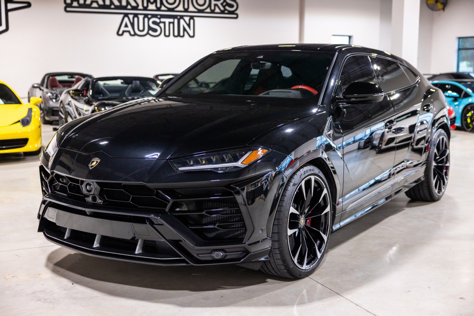 Used 2020 Lamborghini Urus AWD/4WD image 12