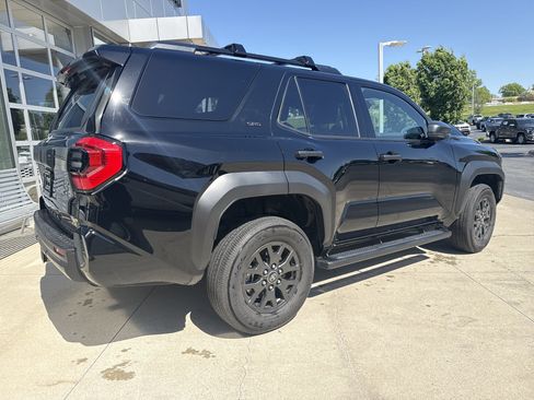 Used 2025 Toyota 4Runner SR5 image 6