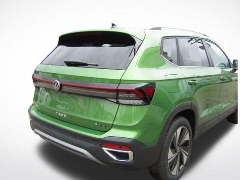 New 2026 Volkswagen Taos SE AWD/4WD image 7