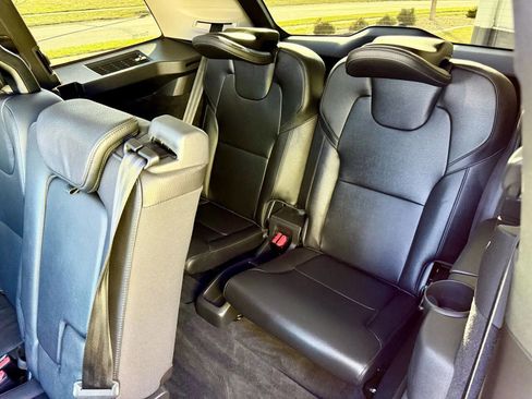 Used 2018 Volvo XC90 T6 Momentum w/ Convenience Package image 14
