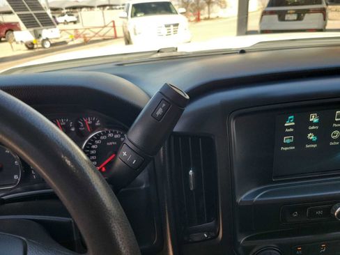 Used 2018 Chevrolet Silverado 2500 W/T image 13