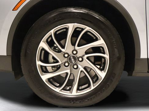 Used 2022 Lincoln Corsair FWD w/ Equipment Group 101A image 7