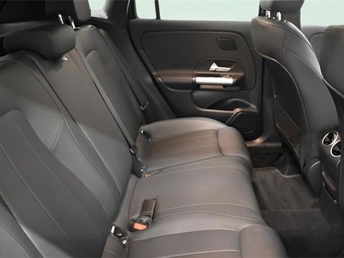 Used 2025 Mercedes-Benz GLA 250 4MATIC w/ Driver Assistance Package image 19