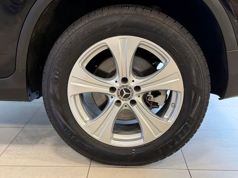 Used 2018 Mercedes-Benz GLC 300 4MATIC image 40