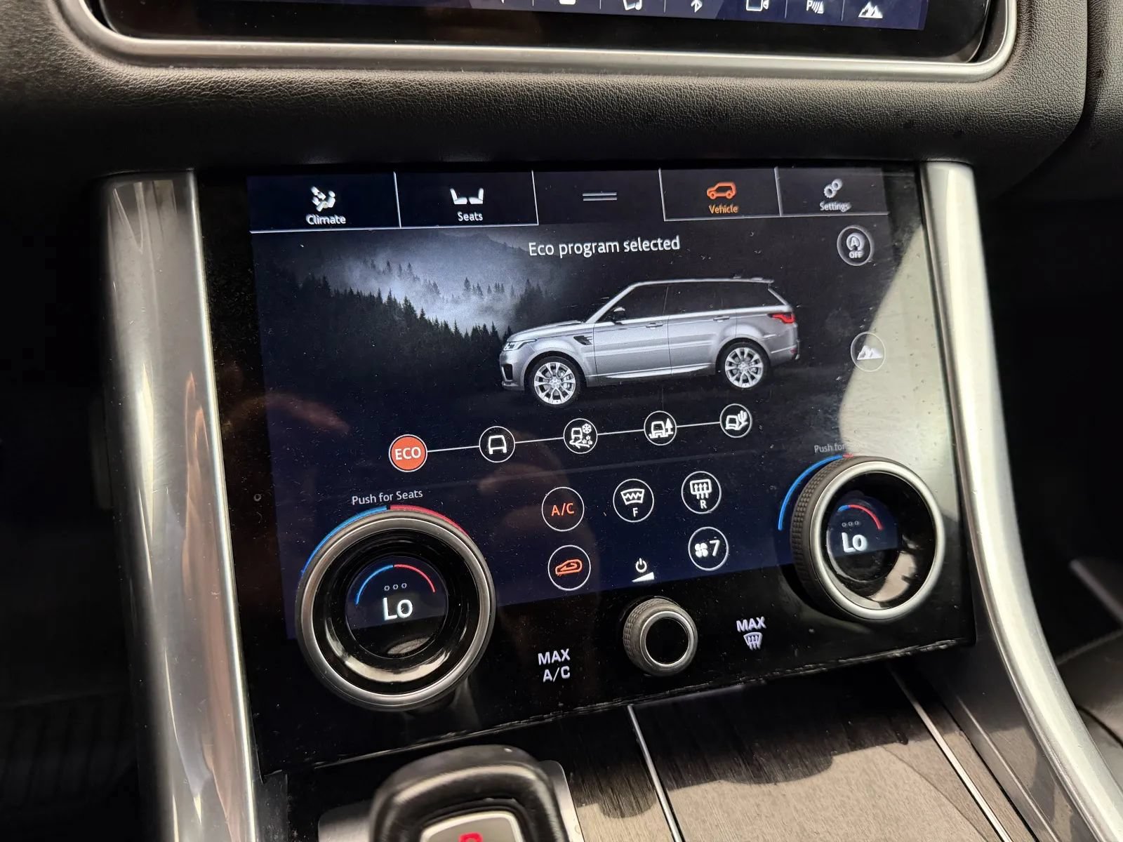 Used 2019 Land Rover Range Rover Sport HSE AWD/4WD image 28