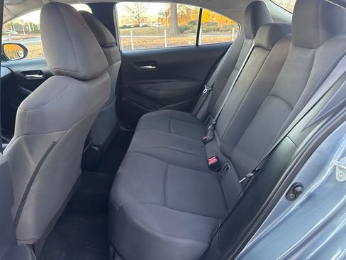 Used 2021 Toyota Corolla LE image 26