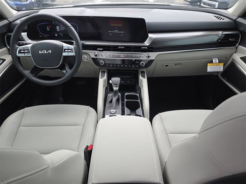 New 2025 Kia Telluride S image 13