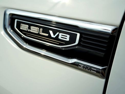 Used 2024 GMC Sierra 1500 SLE image 12