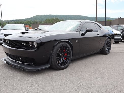 Used 2016 Dodge Challenger SRT Hellcat RWD image 9