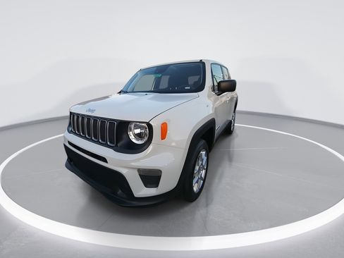Certified 2023 Jeep Renegade Latitude image 4