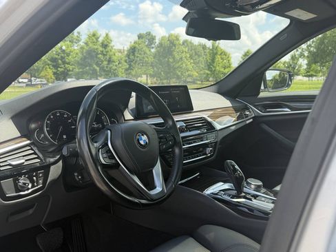 Used 2019 BMW 530i w/ Convenience Package RWD image 21