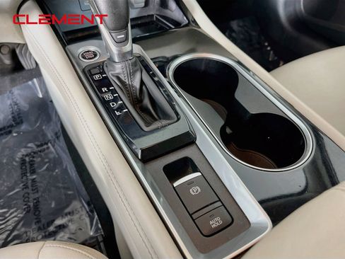 Used 2020 Nissan Altima 2.0 Platinum FWD image 22