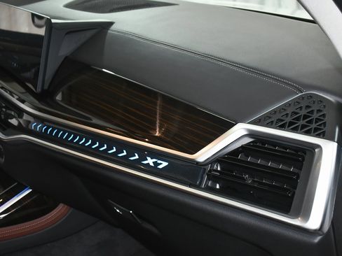 Used 2026 BMW X7 xDrive40i image 84