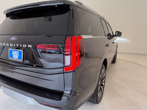 Used 2025 Ford Expedition Platinum w/ Driver's Package image 34