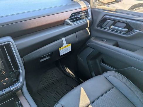 New 2026 GMC Yukon Denali w/ Denali Reserve Package image 18