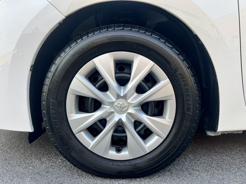 Used 2017 Toyota Corolla L w/ Carpet Mat Package (TMS) FWD image 24