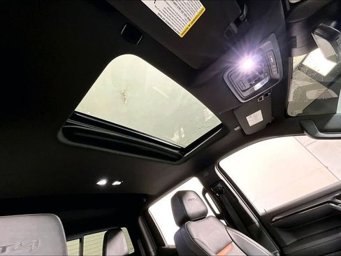 Used 2022 GMC Sierra 1500 AT4 w/ AT4 Premium Package image 22