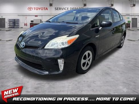 Used 2015 Toyota Prius Four FWD image 1
