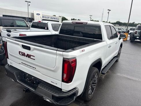 Used 2021 GMC Sierra 1500 SLT AWD/4WD image 4