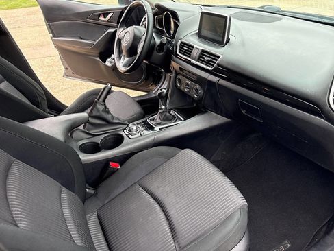 Used 2015 MAZDA MAZDA3 i Touring image 10