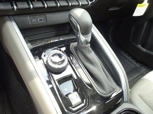 New 2026 Chevrolet Colorado ZR2 w/ Technology Package AWD/4WD image 8