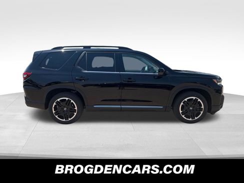 Used 2026 Honda Pilot Touring image 2