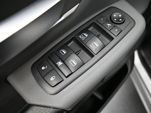 Used 2020 RAM 1500 Big Horn AWD/4WD image 14