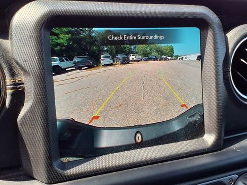 Used 2023 Jeep Gladiator Overland image 19