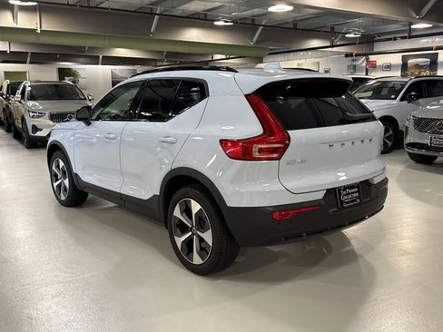 Certified 2024 Volvo XC40 B5 Plus w/ Protection Package Premier AWD/4WD image 4