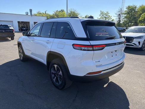 Used 2022 Jeep Grand Cherokee Limited 4xe w/ Luxury Tech Group II AWD/4WD image 3