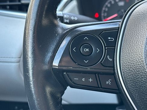 Used 2022 Toyota Corolla Cross LE image 31