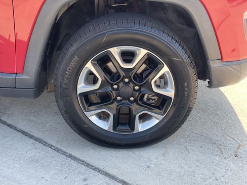 Used 2018 Jeep Compass Trailhawk w/ Popular Equipment Group AWD/4WD image 12