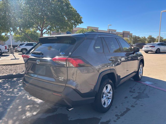 Used 2020 Toyota RAV4 XLE w/ Convenience Package AWD/4WD image 5
