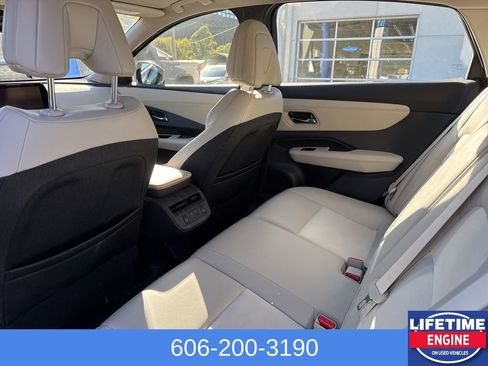 Used 2023 Nissan Ariya FWD image 15