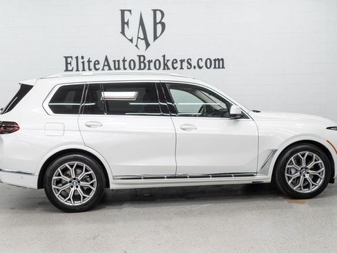 Used 2025 BMW X7 xDrive40i w/ Premium Package AWD/4WD image 5